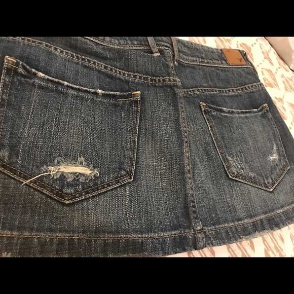 Blue jean mini skirt distressed look size 8 - Picture 7 of 8
